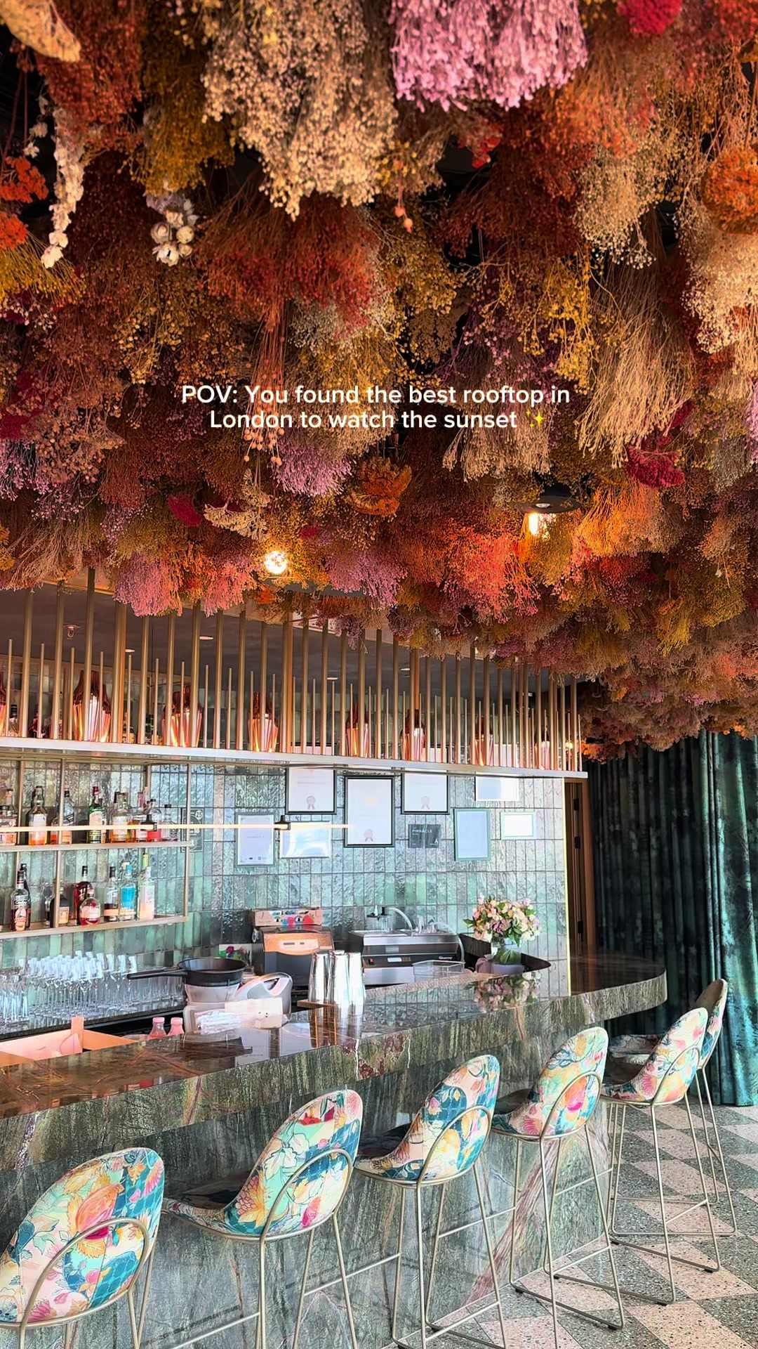 Botanical cocktails and skyline views in Aldgate — video still by Zay | Travel & Lifestyle 🌴🐚